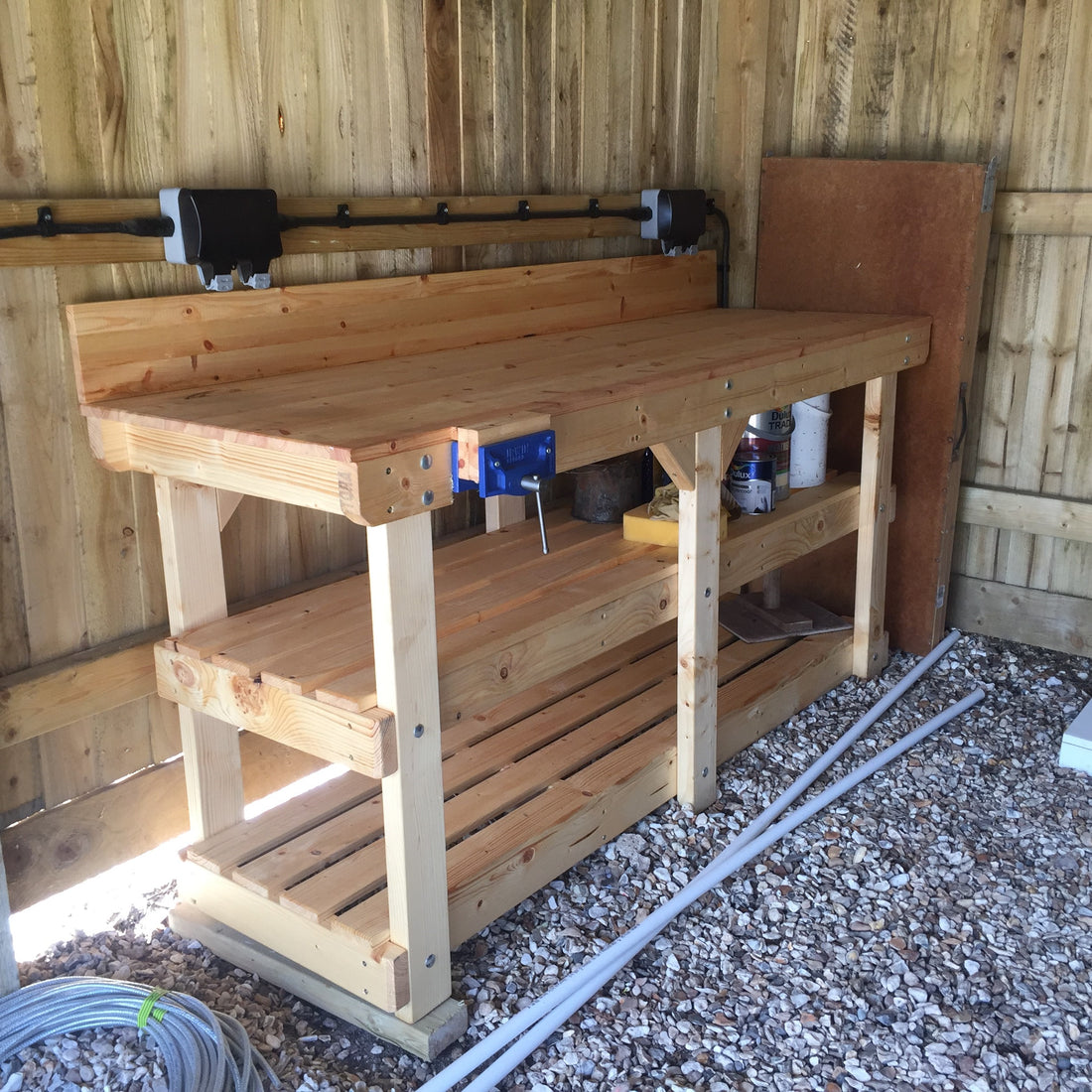 A new workshop needs a new workbench!