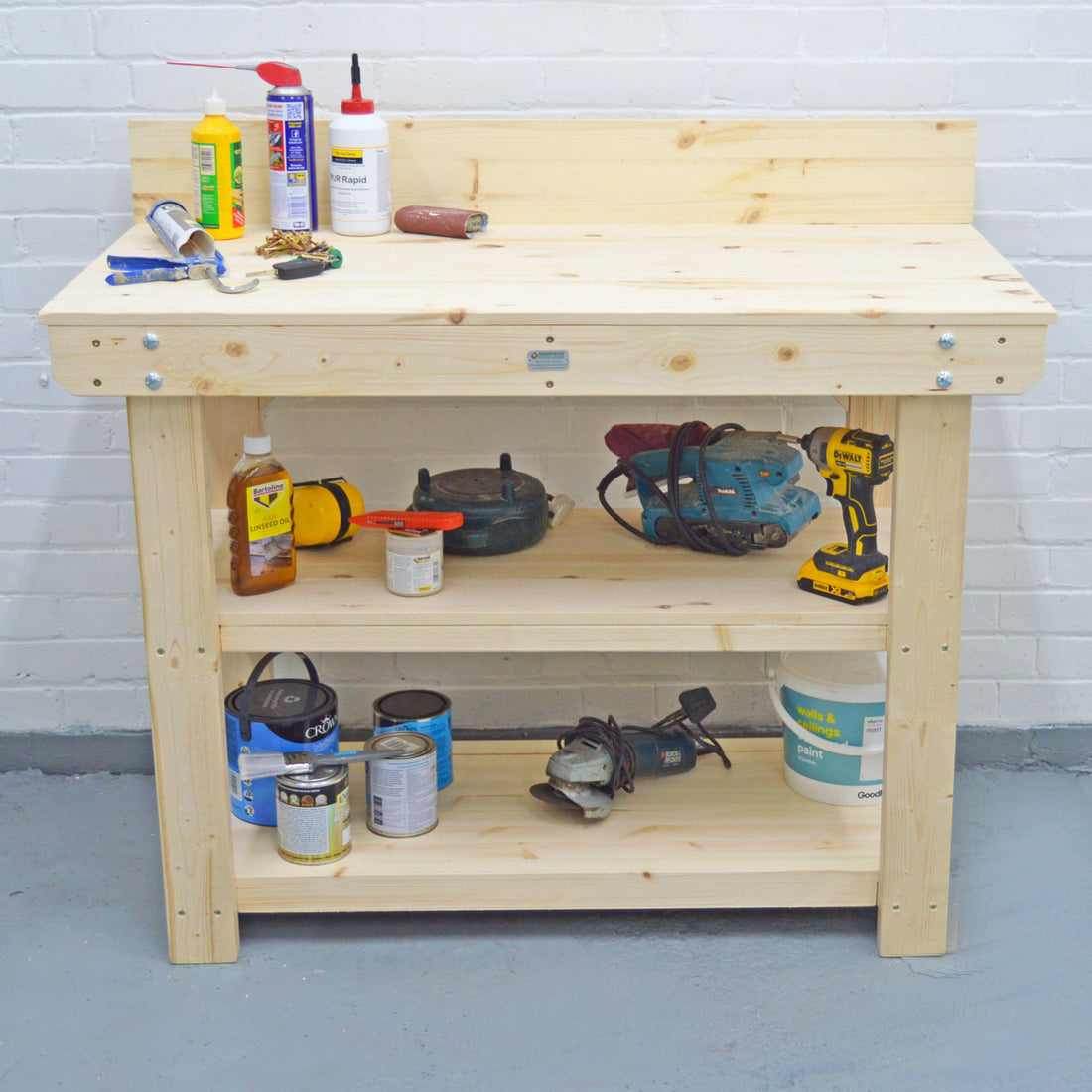 Steadfast wooden workbench